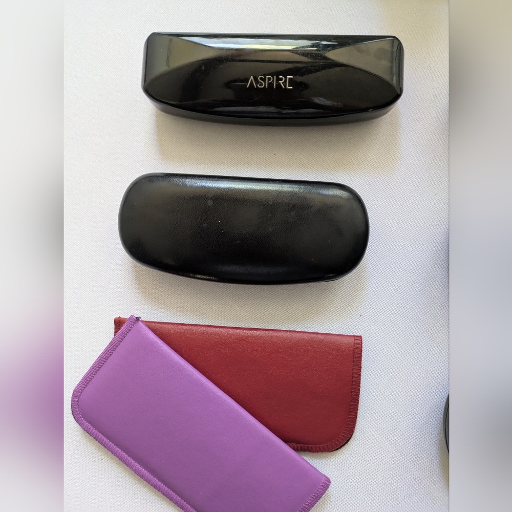 7 Pack Of Eyeglass Cases - 5 Hard, 2 Soft. - Picture 3 of 6